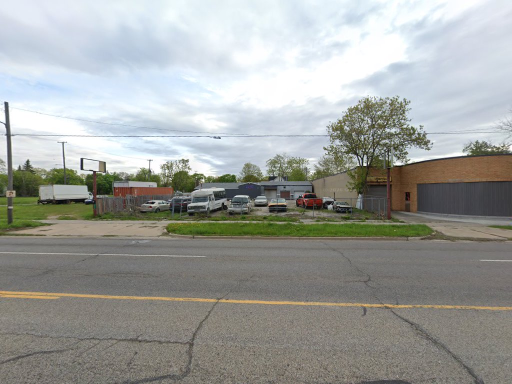 DISCOUNT AUTO BODY — photo