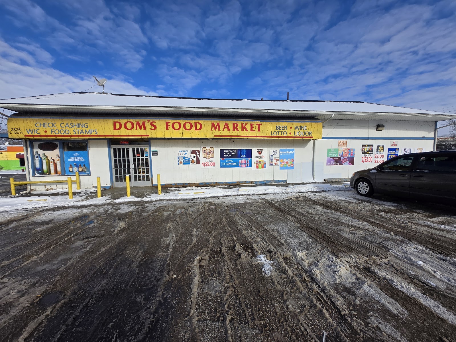 Dom’s Food Market — photo
