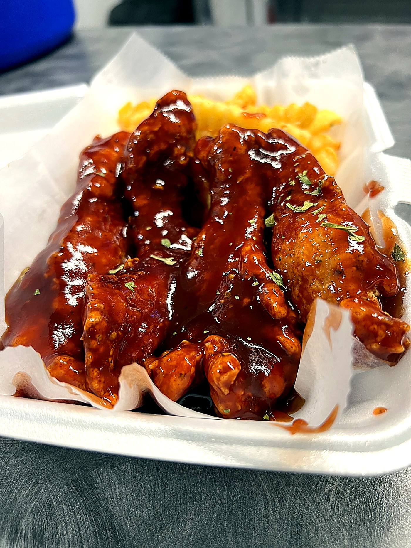 Everybody Loves Wings & Things — photo