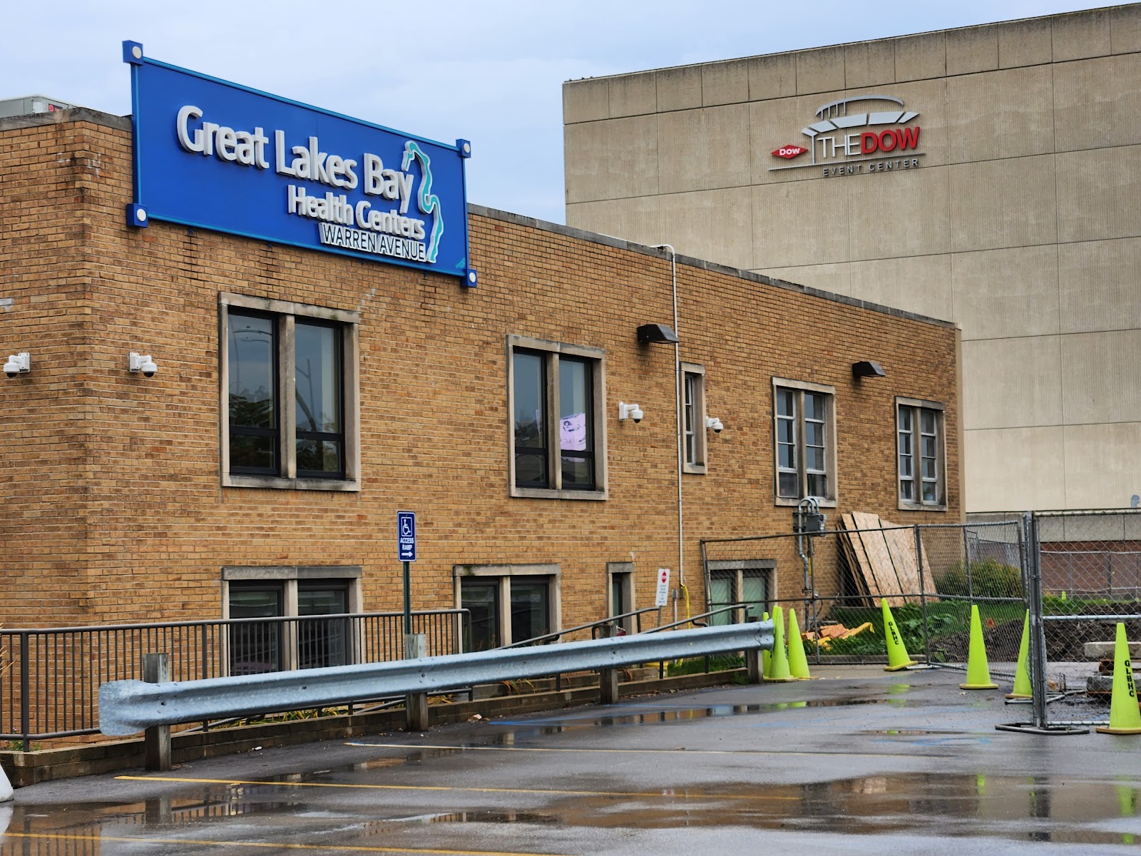Great Lakes Bay Dental Warren Ave.. — photo