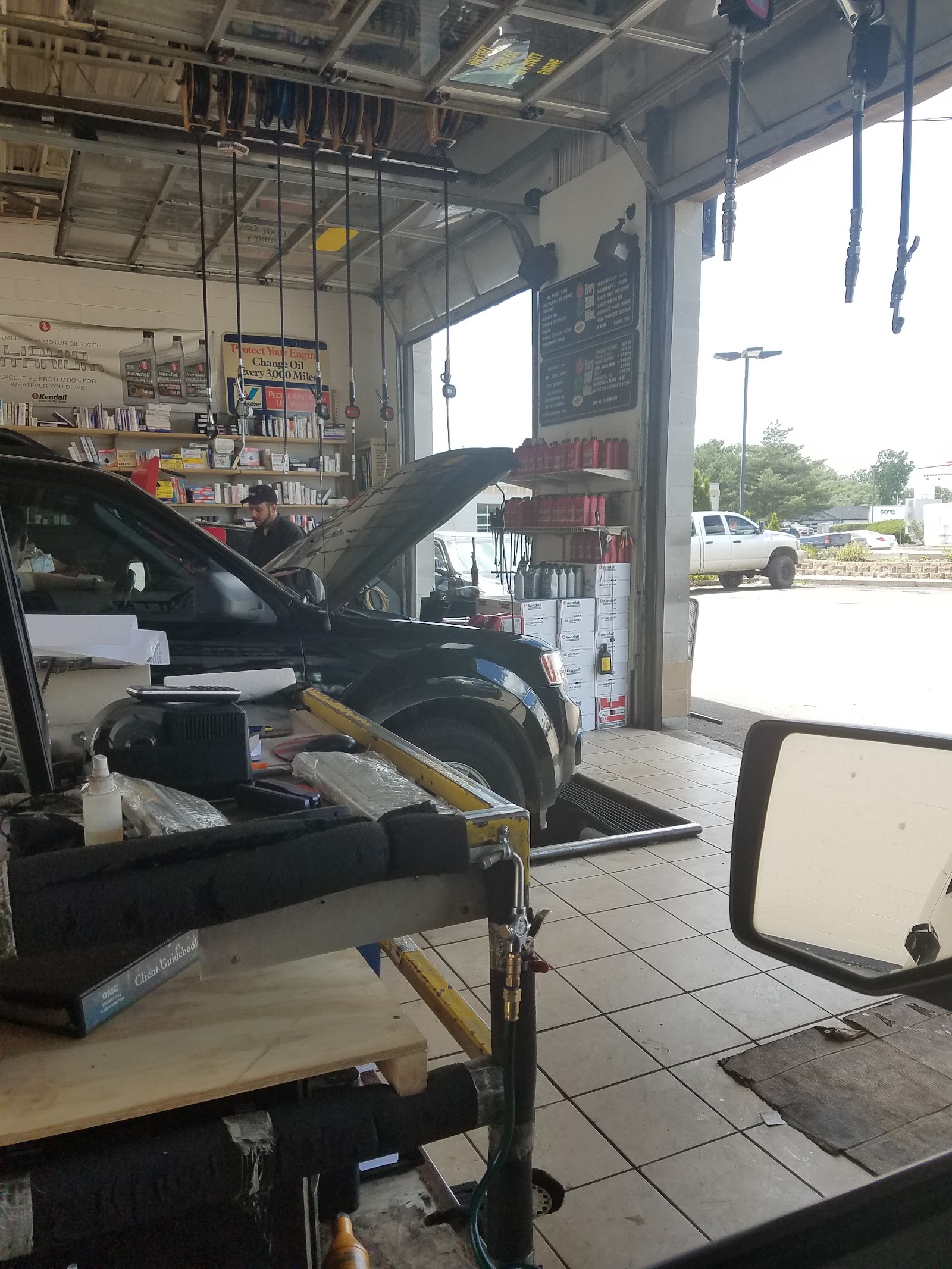 Mr Quick Lube in Saginaw