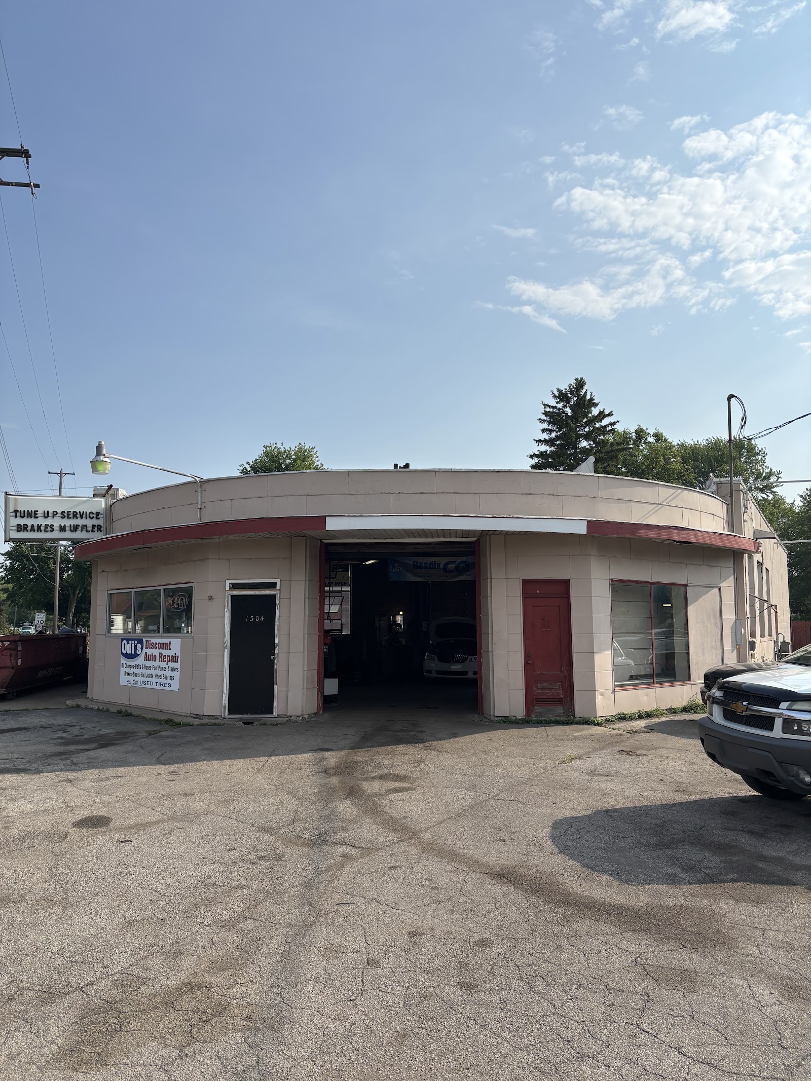 Odi's Service Center — photo
