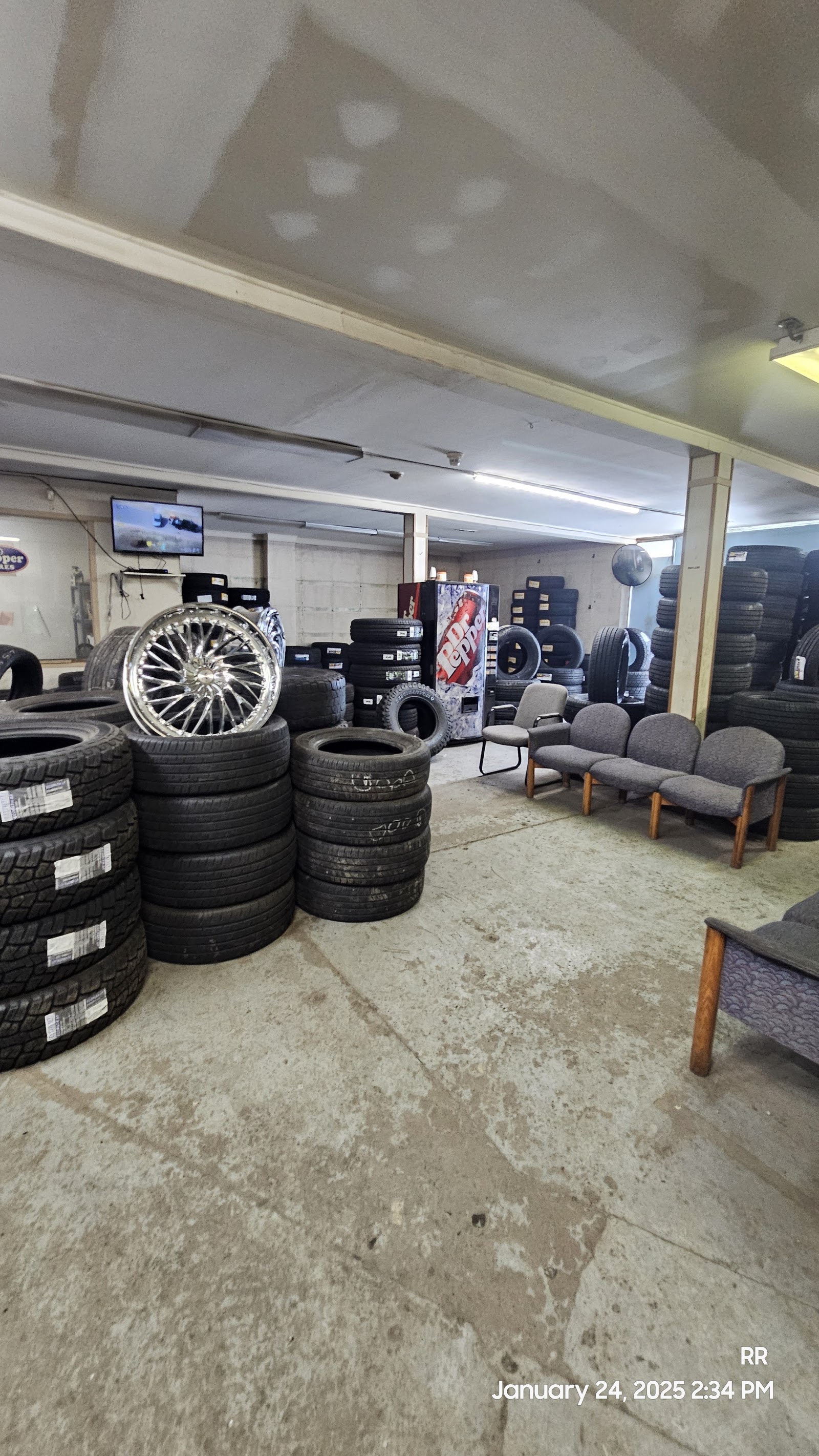 Saginaw Wheels & Deals — photo
