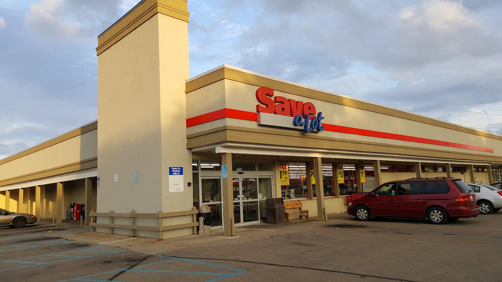 Save A Lot — photo