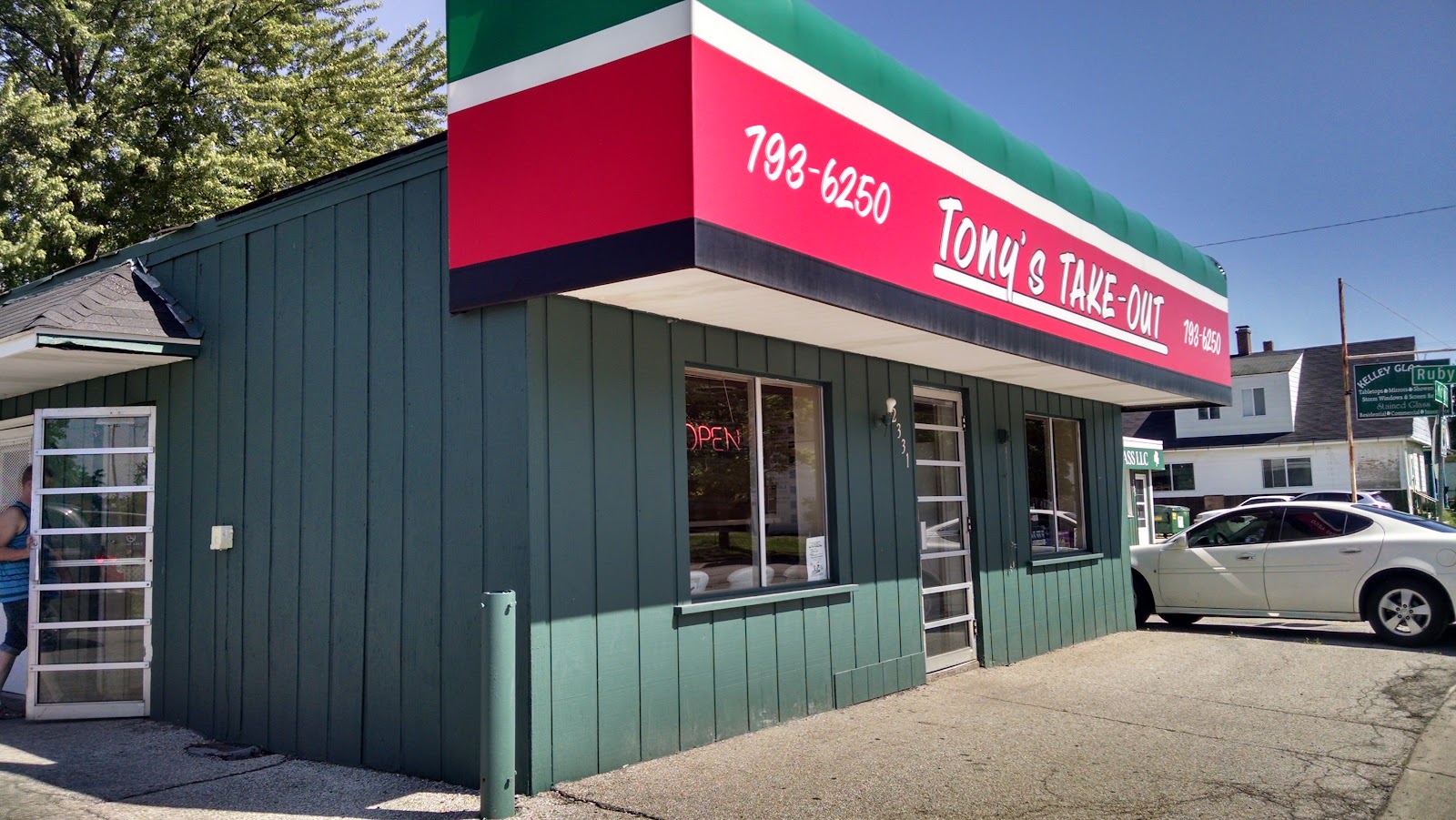 Tony's Take Out in Saginaw